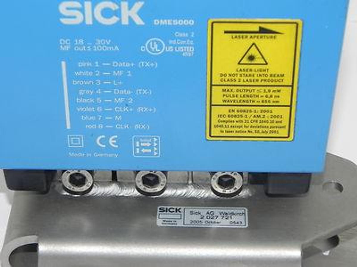 Used SICK OPTIC DME5000-111 DISTANCE MEASURING DEVICE 1022949 DME5000111 W/BRACKET