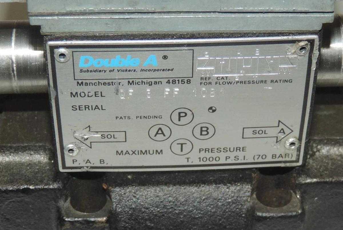 Used VICKERS DOUBLE A QF02C10D1 DIRECTIONAL CONTROL VALVE W/ PILOT VALVE QF3FF10B1