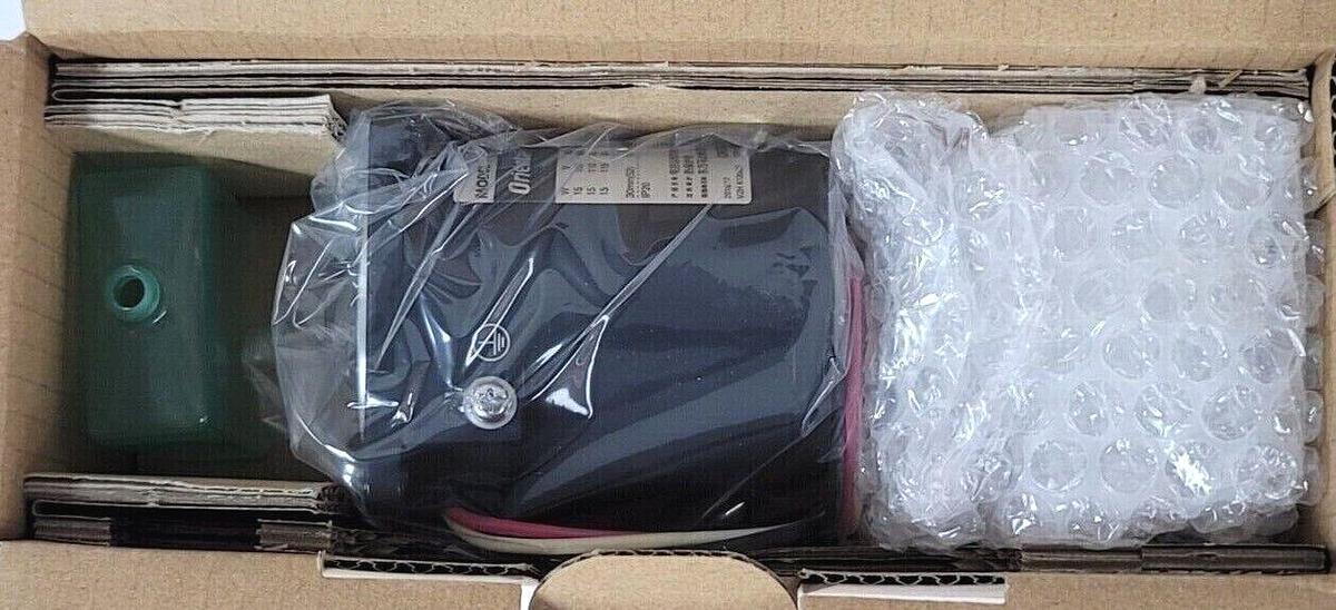 NIB ORIENTAL MOTOR 3RK15GN-AW2J REVERSIBLE MOTOR 3RK15GNAW2J