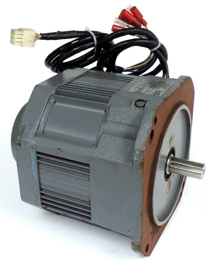 Used YASKAWA USADED-13-YR31 AC SERVO MOTOR 1300W, 9.9A, 2000 R/MIN, USADED13YR31