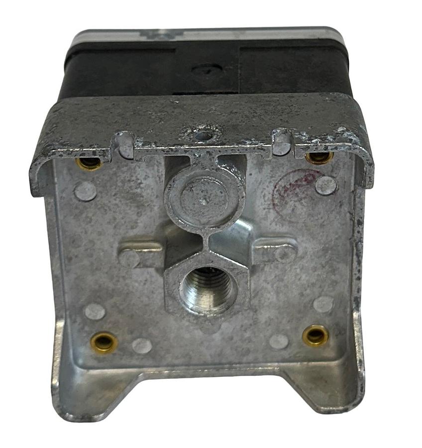 Used ANTUNES CONTROLS RLGP-G / 8104116203 GAS PRESSURE SWITCH 1-20'' W.C. 10A USNP