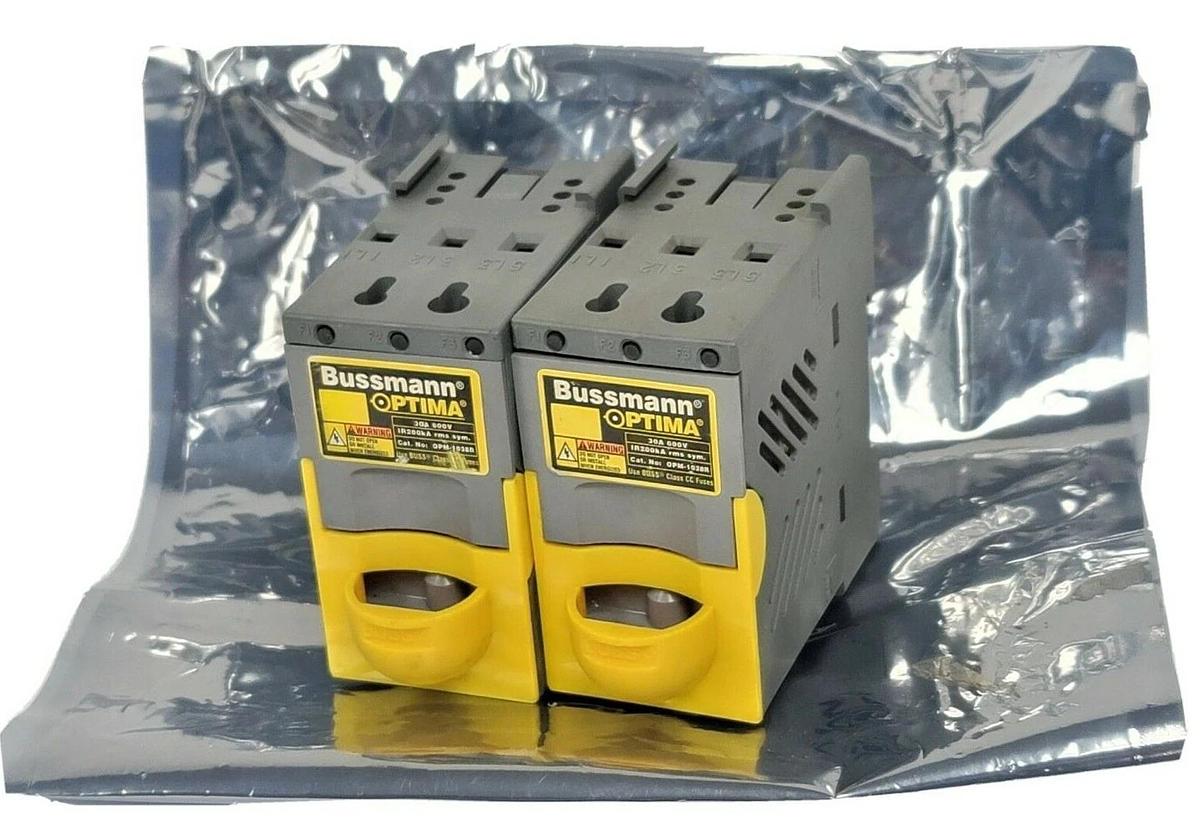 Used LOT OF 2 COOPER BUSSMANN OPM-1038R FUSE BLOCKS 30A 600V