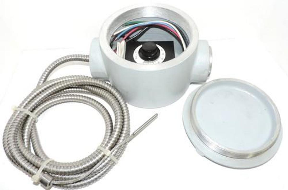 Used NEW THERNON ET7-200 THERMOSTAT. RANGE 0-200F, 14 AMP, 120-240 VAC, ET7200
