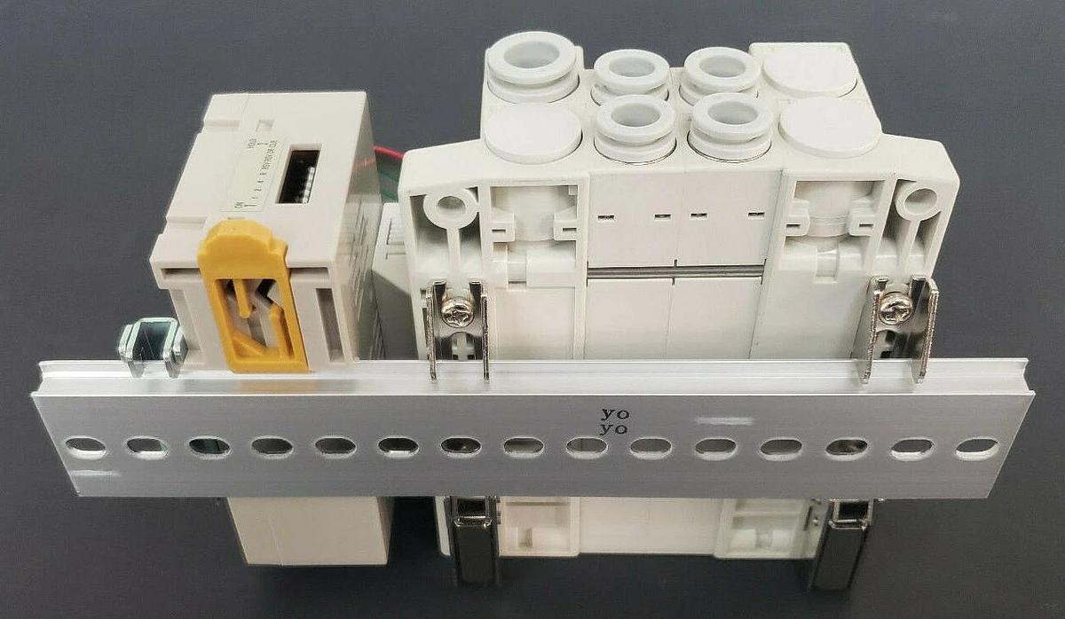 Used NEW SMC SS5V2-10PGD1-02DS-C8-D-X266 PLUG IN MANIFOLD SRT2-VOD16ML-1