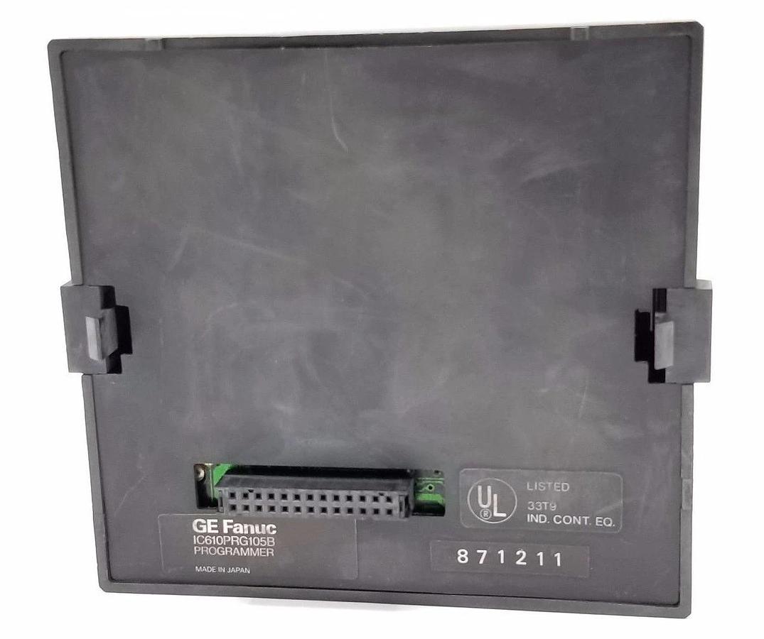 Used GE FANUC IC610PRG105B PROGRAMMER HAND HELD W/KEYSWITCH