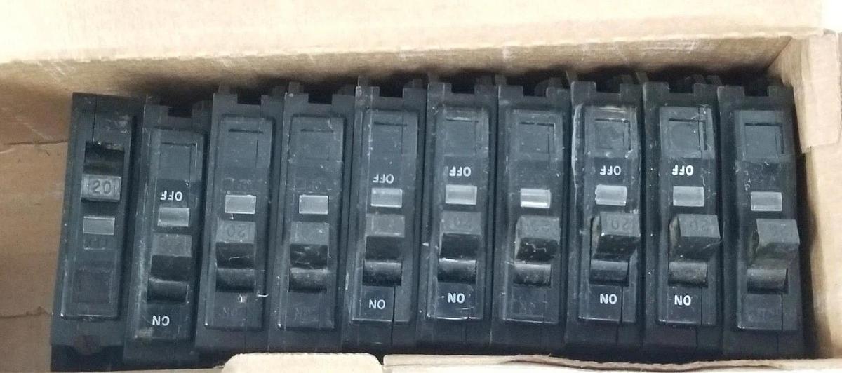 Used LOT OF 10 SQUARE D TYPE QO 120/240VAC 1 POLE CIRCUIT BREAKERS LM-2120
