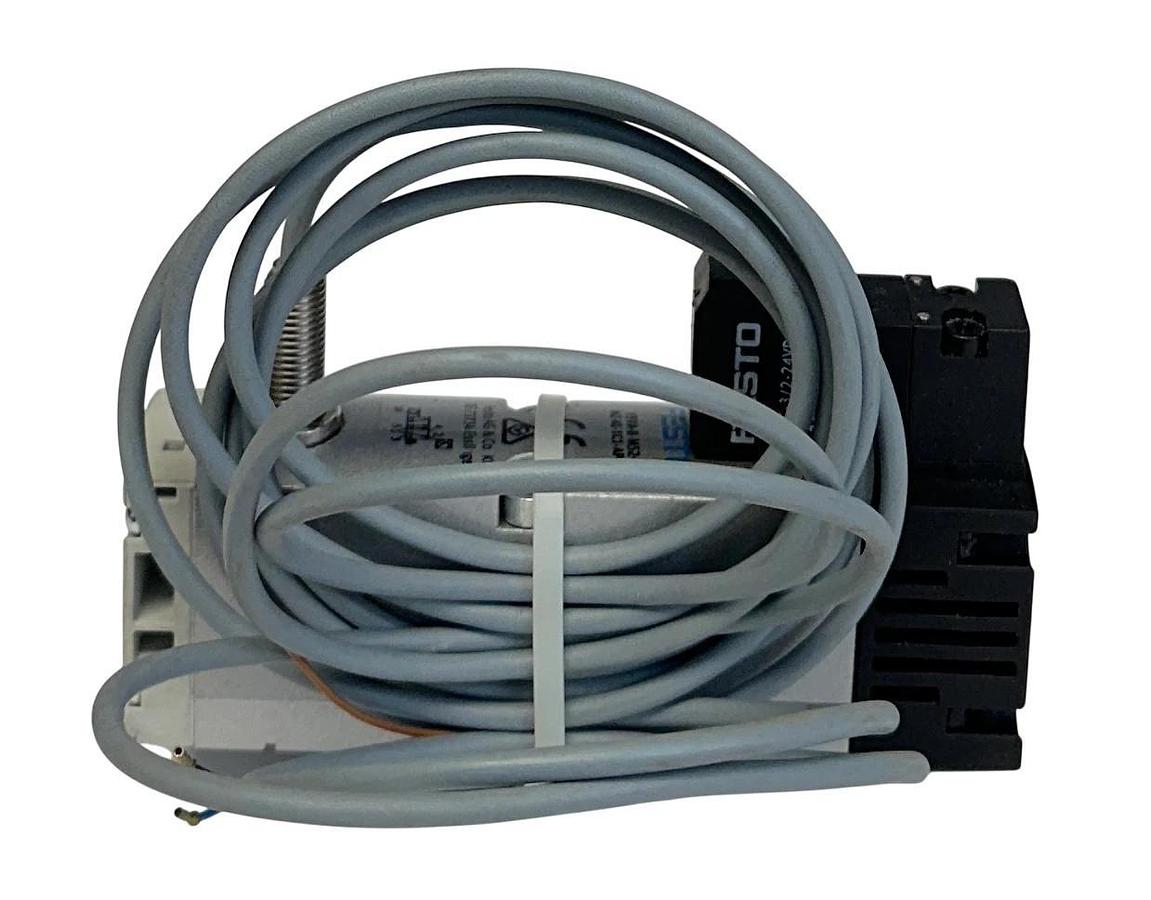 Used FESTO VSVA-B-M52-MZ-A1-1C1-APC / 560725 PNEUMATIC SOLENOID VALVE 5/2-WAY USNP