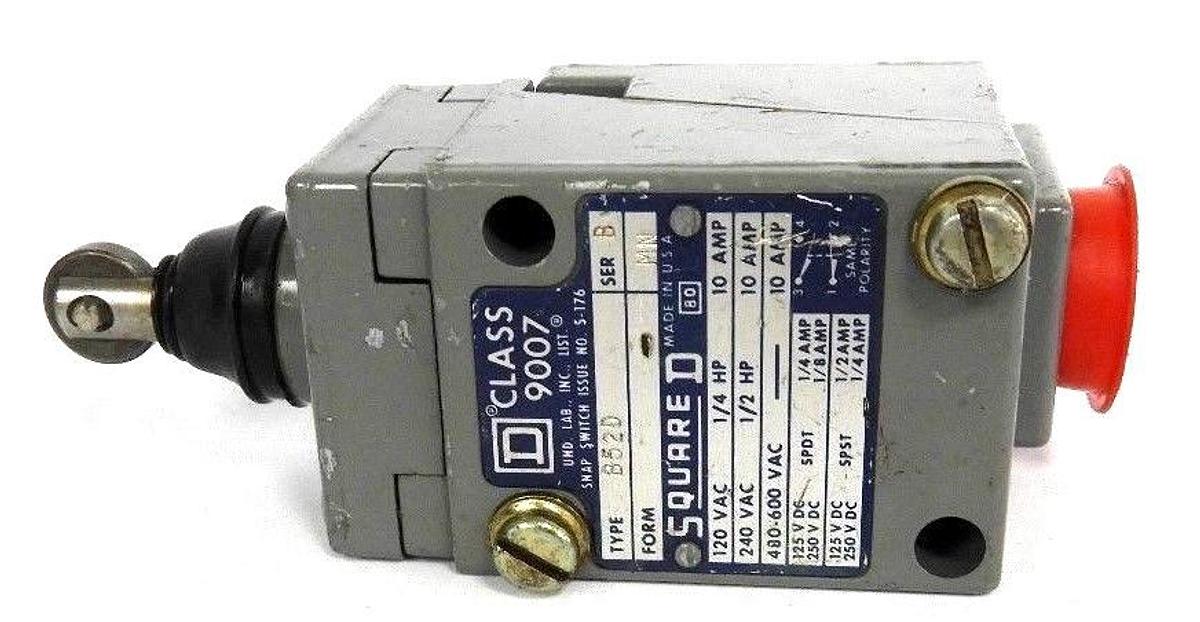 Used SQUARE D 9007-B52D LIMIT SWITCH 9007B52D, 120VAC 1/4HP 10AMP SER. B
