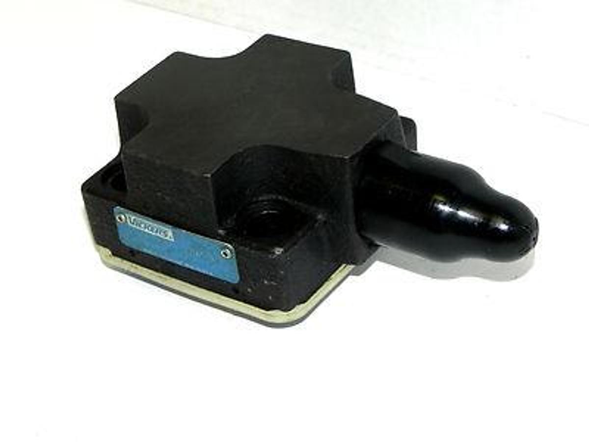 Used NEW VICKERS 02-316688 VALVE F3-CVCS-25-C-S2-W-125-11 2316688, F3CVCS25S2W12511