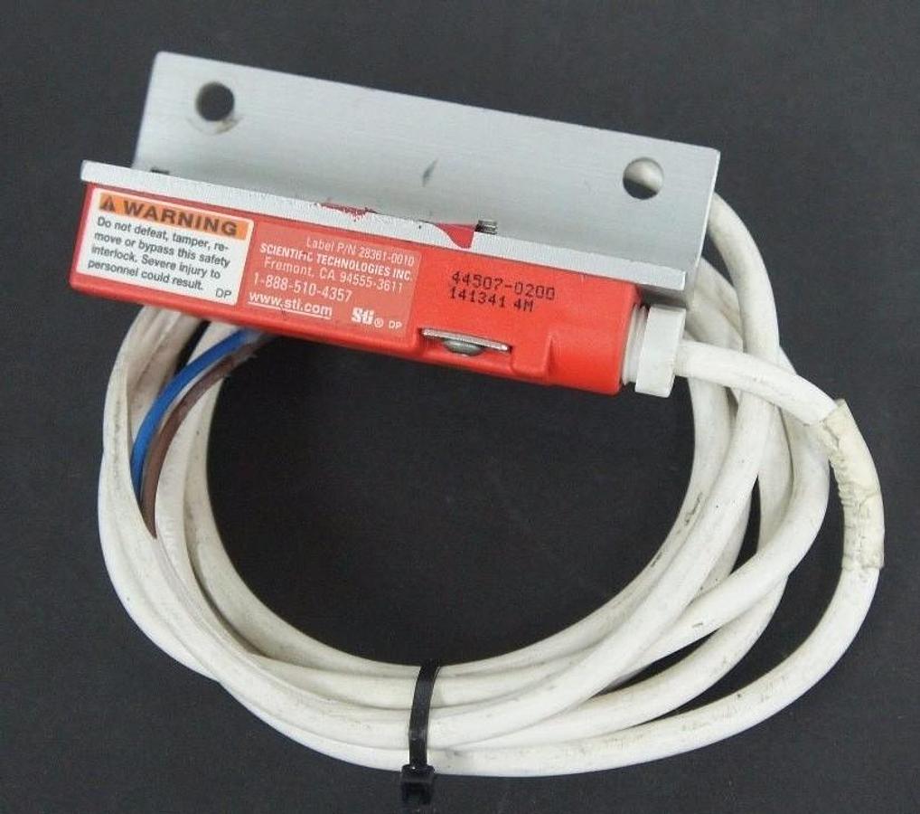 Used STI 44507-0200 SAFETY INTERLOCK SWITCH 141341