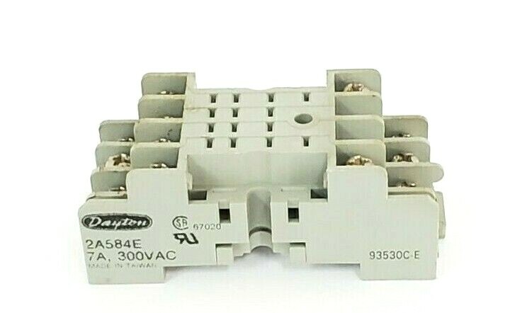 Used DAYTON 2A584E SOCKET RELAYS 7A, 300VAC