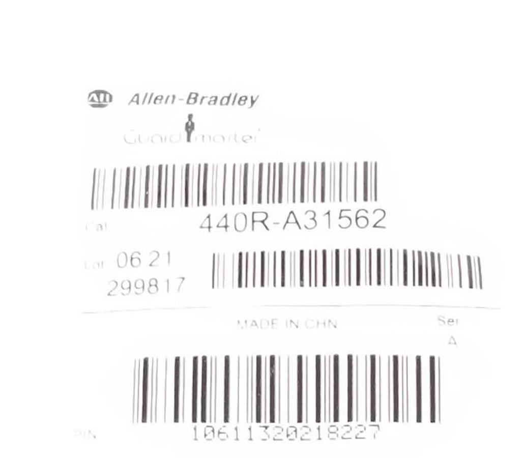 Used NEW ALLEN BRADLEY 440R-A31562 MONITORING SAFETY RELAY FUSE SER. A