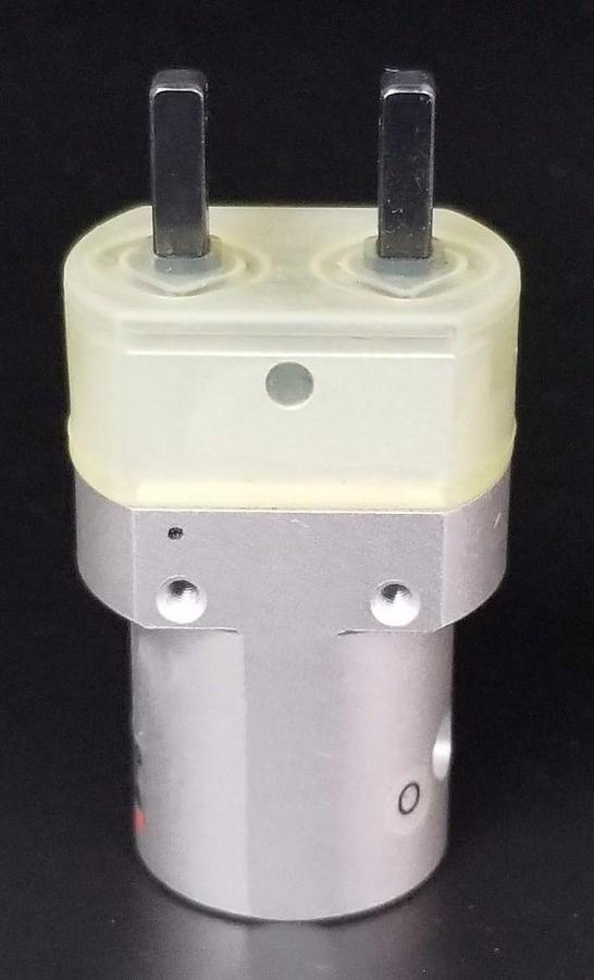 Used NEW SMC MHQJ2-10DS GRIPPER MHQJ210DS, 0.1-0.6 MPa (NO HARDWARE)