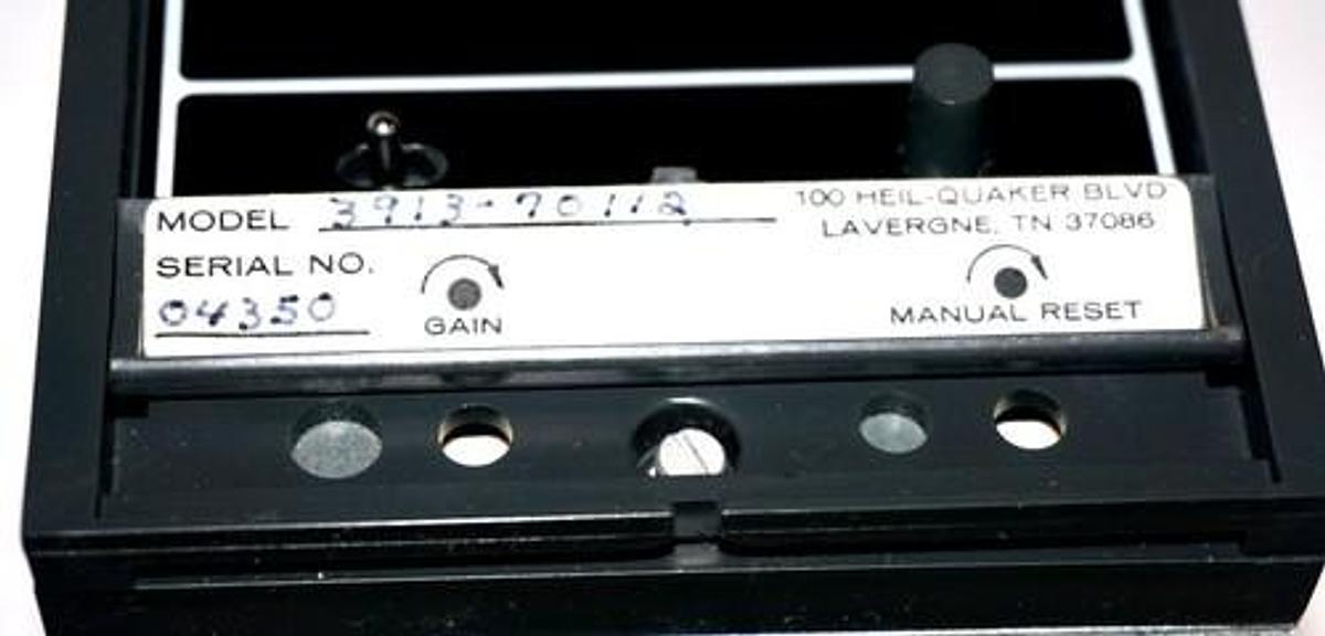 Used NEW CHROMALOX 3913-70112 TEMPERATURE CONTROLLER 0-1999 DEG. F TYPE K 391370112