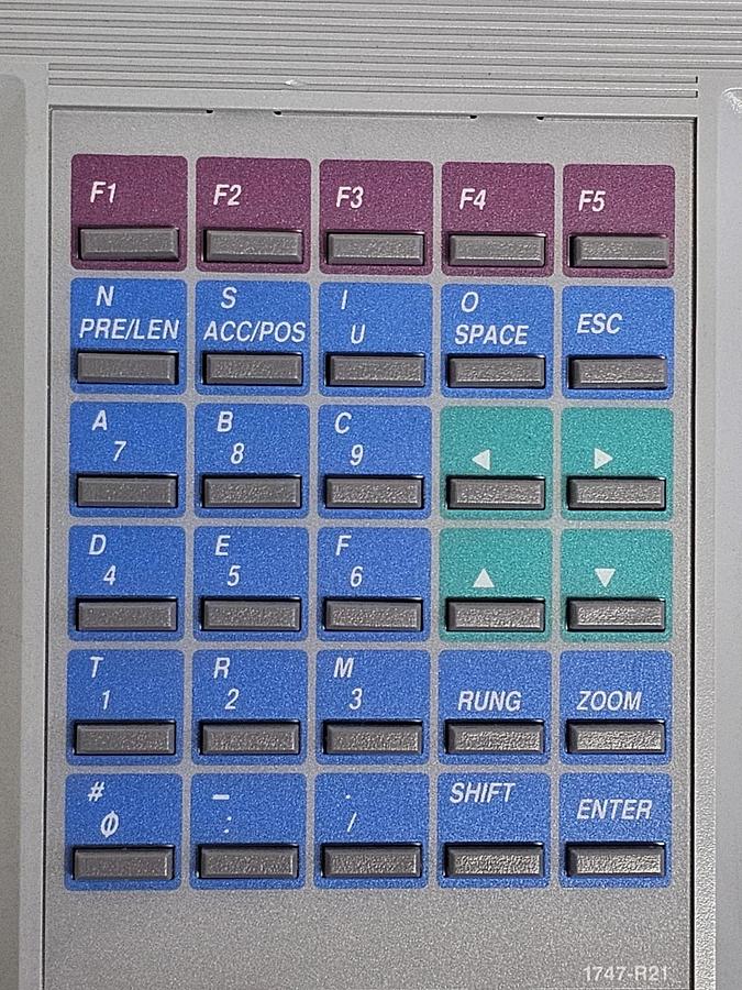Used ALLEN BRADLEY 1747-PT1 SLC 500 PROGRAMMER 1747PT1 SER. T 24VDC