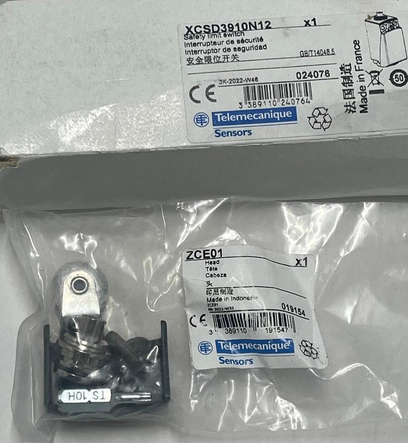 TELEMECANIQUE XCSD3910N12 Safety Limit Switch w/ ZCY46 Roller Lever Actuator