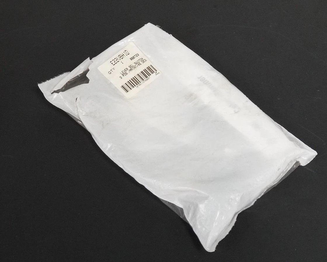 Used NEW EATON CUTLER-HAMMER E22VBH1D LEVER SEL. SWITCH 3-POS./MAINT/45 DEG.