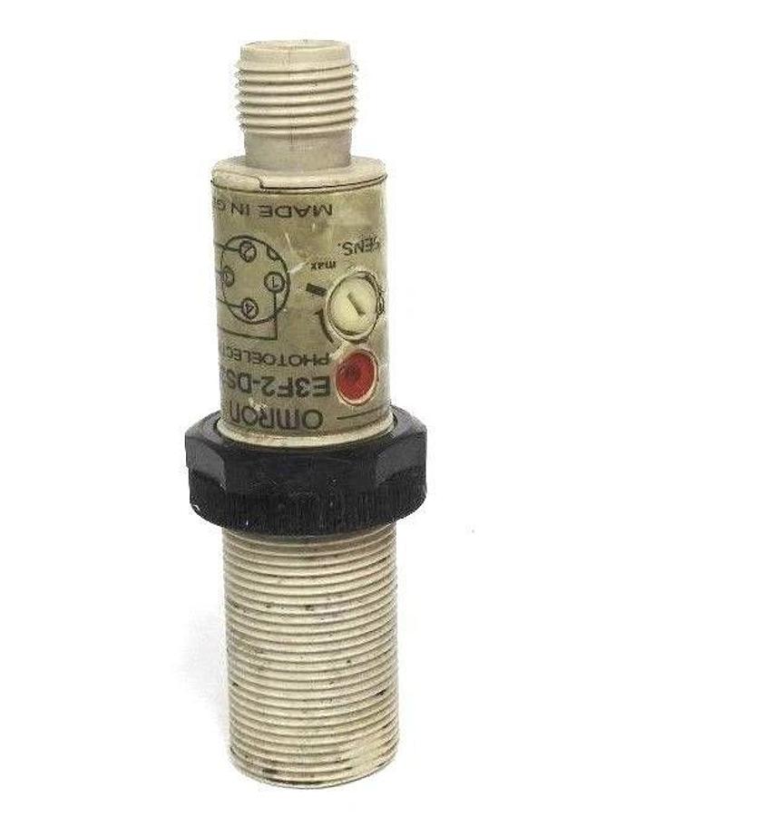 Used OMRON E3F2-DS30C4-P1 PHOTOELECTRIC SWITCH E3F2DS30C4P1