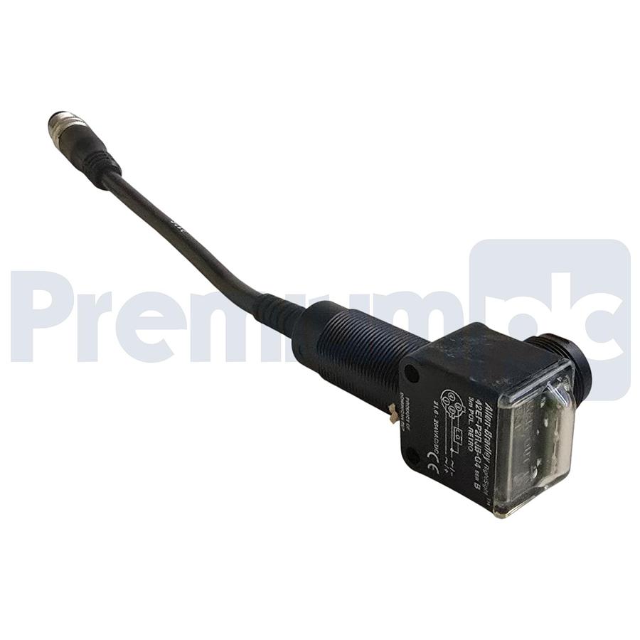 Used Allen Bradley 42EF-P2RJB-G4 /B RightSight Photoelectric Sensor 3m NSMP (read)