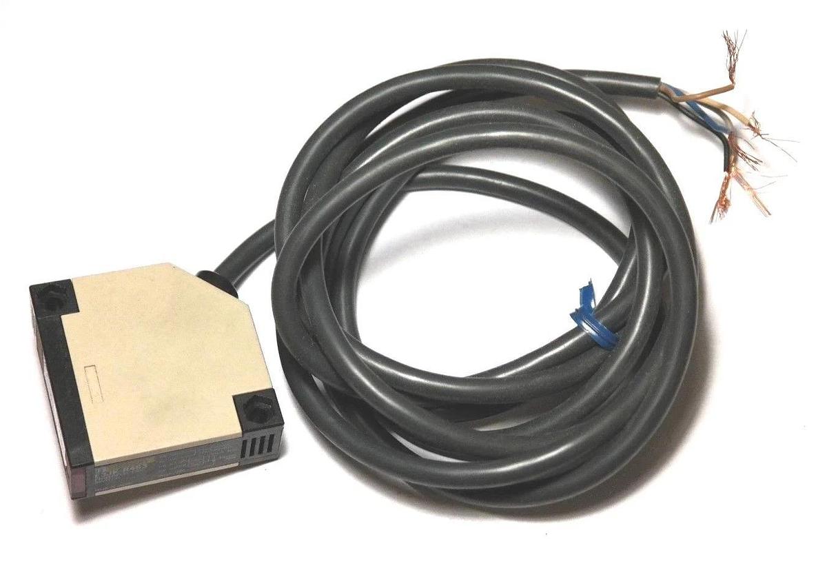 Used OMRON E3JK-R4S3 PHOTOELECTRIC SWITCH 2M, 24-240VAC,12-240VDC, E3JKR4S3