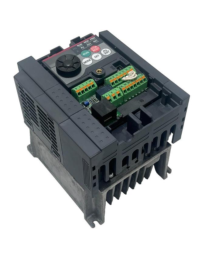 Used MITSUBISHI FR-D740-022SC-EC COMPACT SIZE INVERTER 3PH 400V 50/60Hz 2.2A 1HP