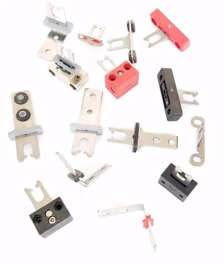 Used LOT OF MISCELLANEOUS ACTUATOR KEY HARDWARE