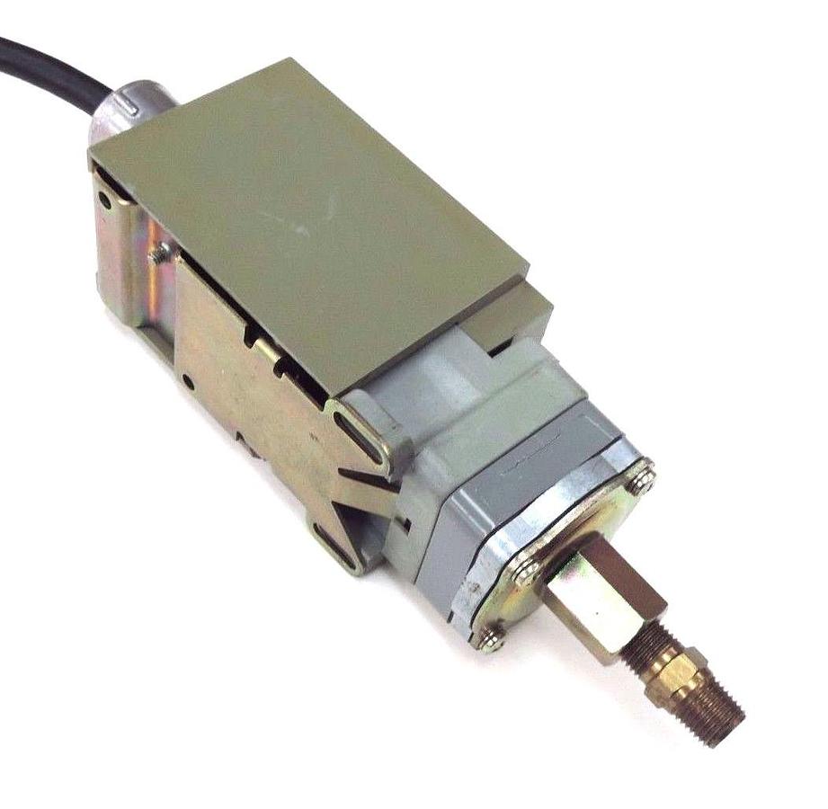 Used SQUARE D 9012-GRG-3 SER. B PRESSURE SWITCH 240PSIG, 1.5-30, 9012GRG3