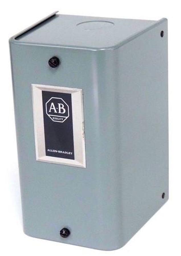 Used NIB ALLEN BRADLEY 700-CL201A1 CONTROL RELAY SER B W/ ENCLOSURE 700CL201A1