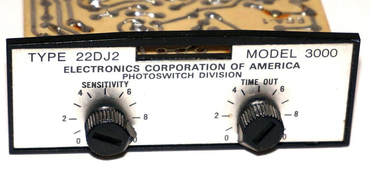 Used ALLEN BRADLEY/PHOTOSWITCH 22DJ2-3000 CONTROL CARD 22DJ23000
