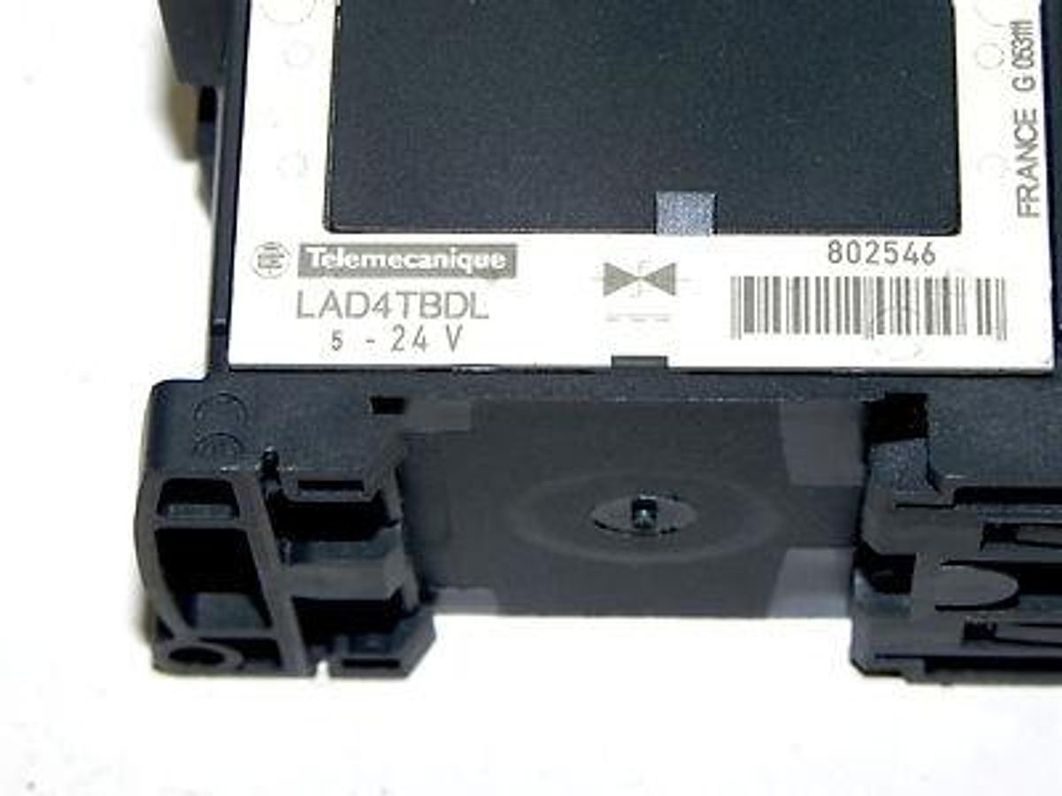 Used SCHNEIDER ELECTRIC LAD4TBDL CONTACTOR