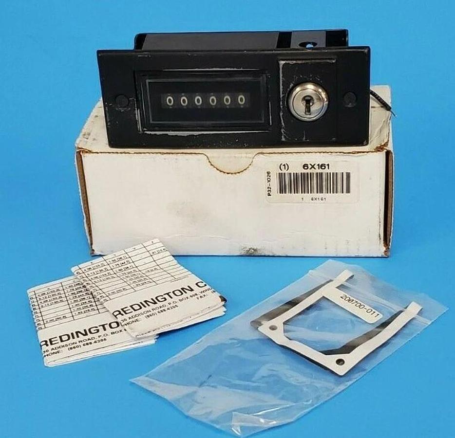 Used REDINGTON P32-1026 115VAC 8W ELECTRONIC COUNTER PANEL MOUNT 6 FIGURE
