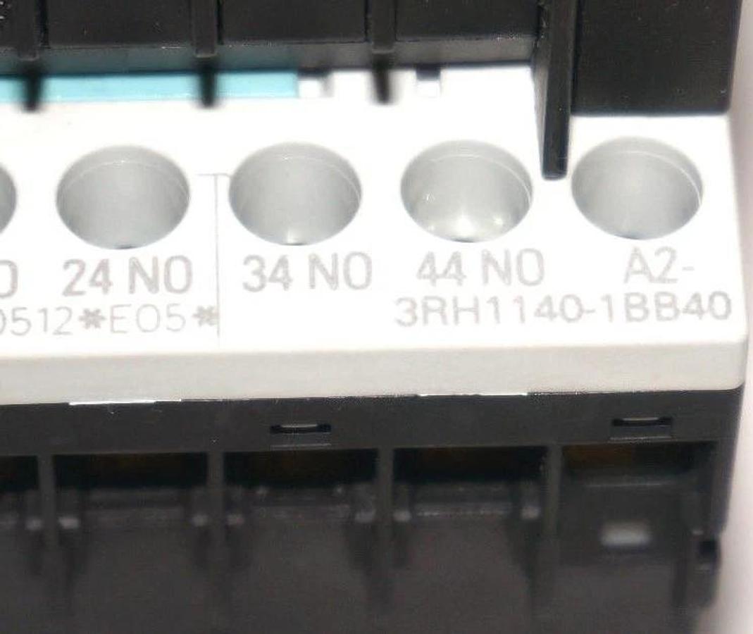 Used SIEMENS 3RH1140-1BB40 CONTACTOR W/3RH1911-1GA40 AND W/ 3RT1916-1BB00