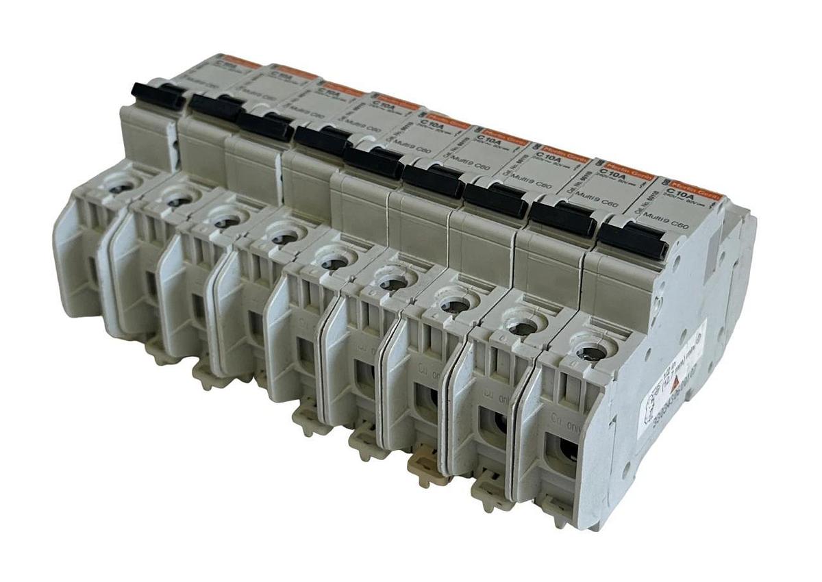 Used 9 MERLIN GERIN 60110 / C10A Multi9 C60 CIRCUIT BREAKERS 240V 1POLE 10A C-CURVE