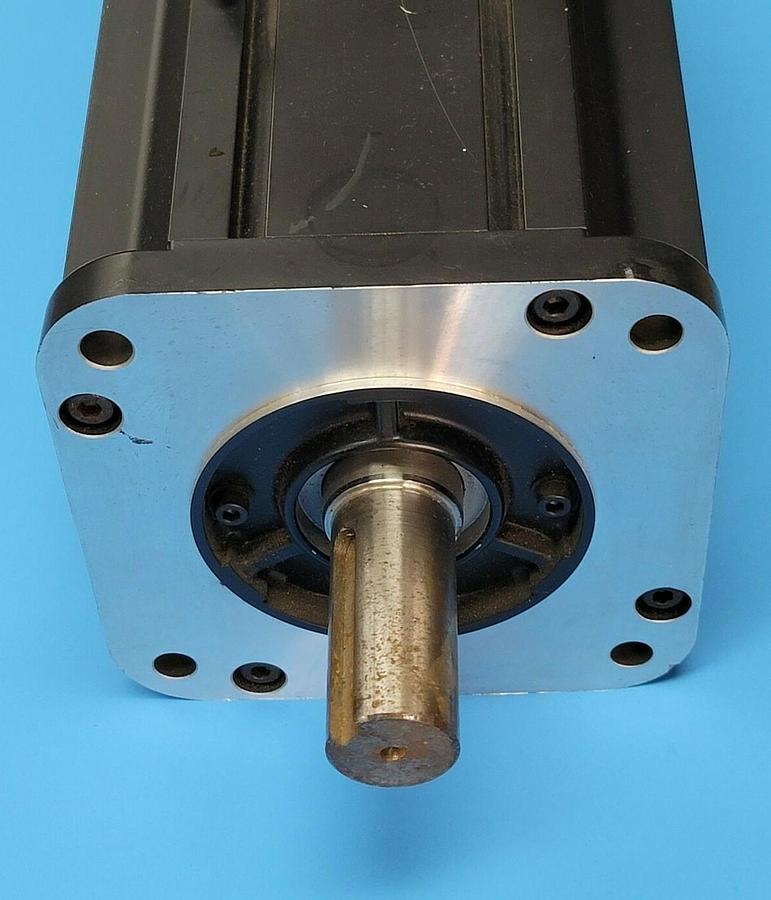 Used NEW YASKAWA ELECTRIC USAGED-44AS2K AC SERVO MOTOR 4.4kW W/ UTMAH-B15ASB ENCODER