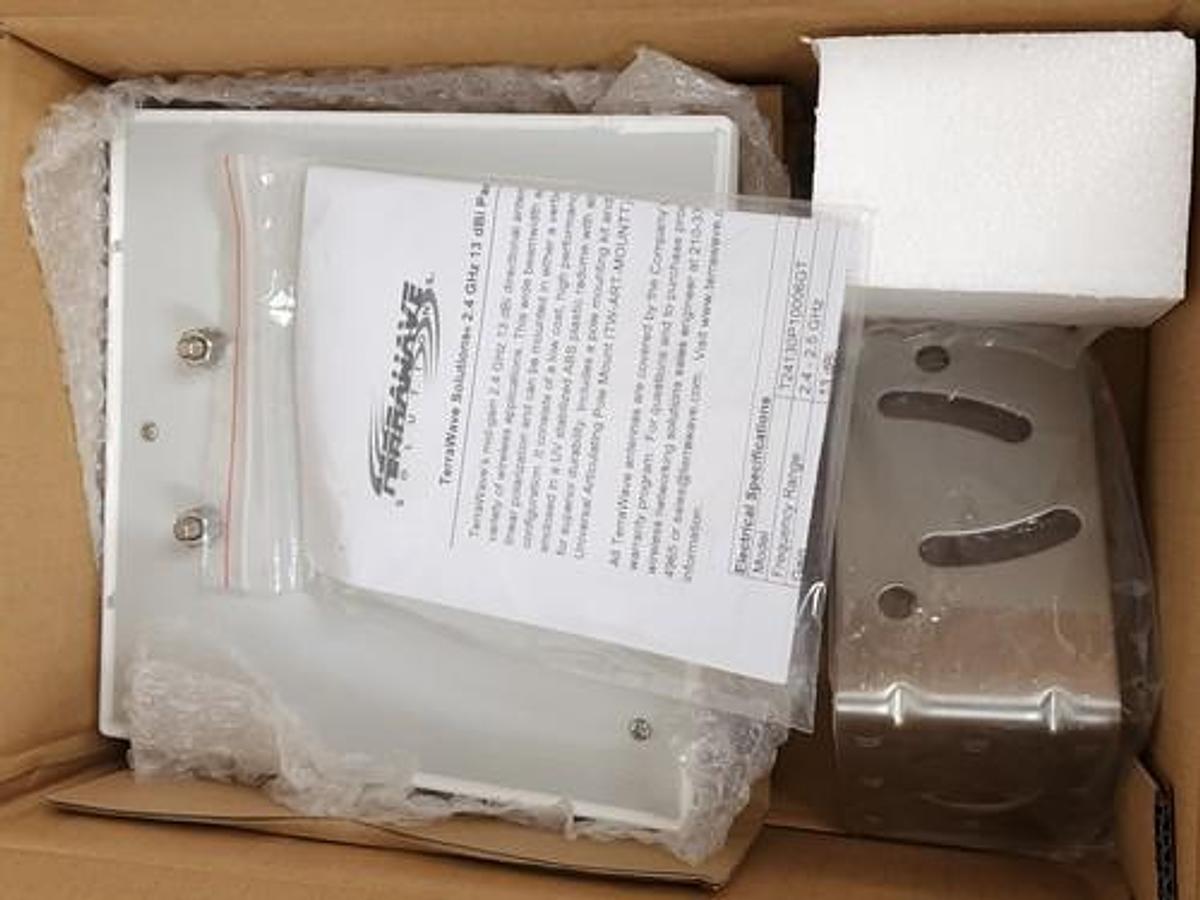 Used NIB PROSOFT A2413NJ-DP PANEL/ PATCH ANTENNAS DIRECTIONAL 2.45 GHZ