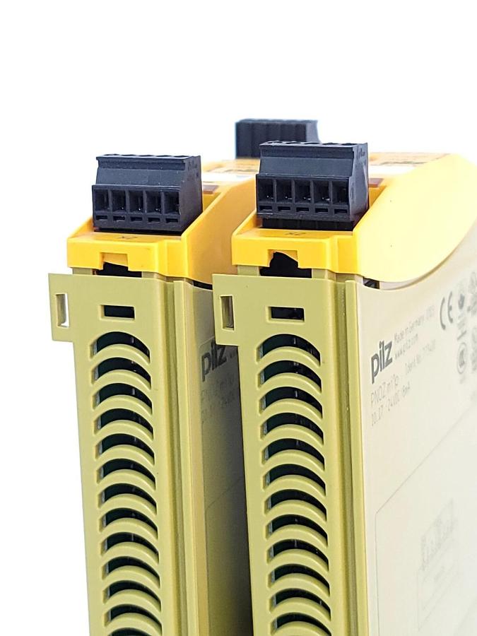 Used LOT OF 2 PILZ PNOZ mi1p STANDALONE SAFETY RELAY 773400 24VDC PNOZMI1P