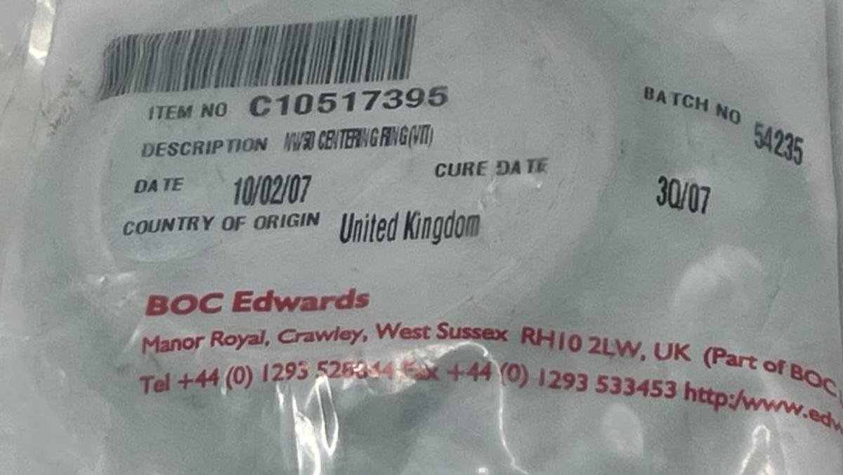 Used EDWARDS VACUUM KIT: C10517395 NW50 CENTERING RING & C10516401 NW40 CLAMPING RING