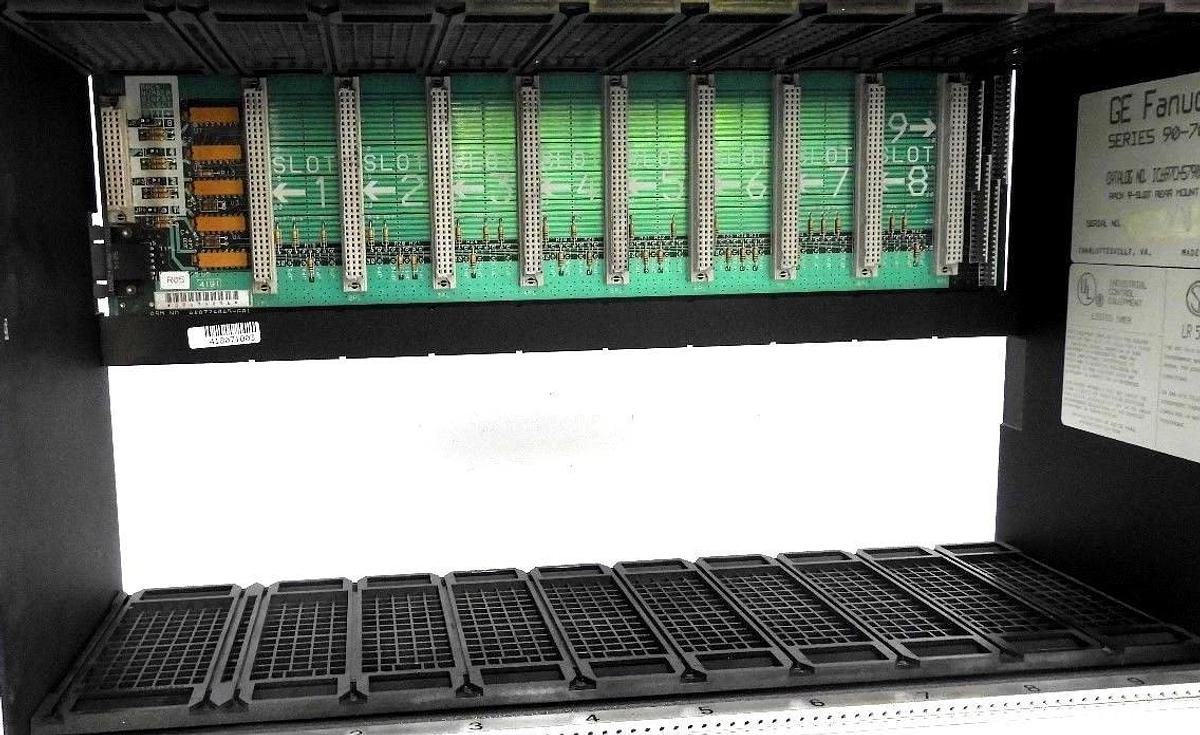 Used FANUC IC697CHS790D RACK 9-SLOT REAR MOUNT 90/70 W/ 44A724845-G01 PC BOARD