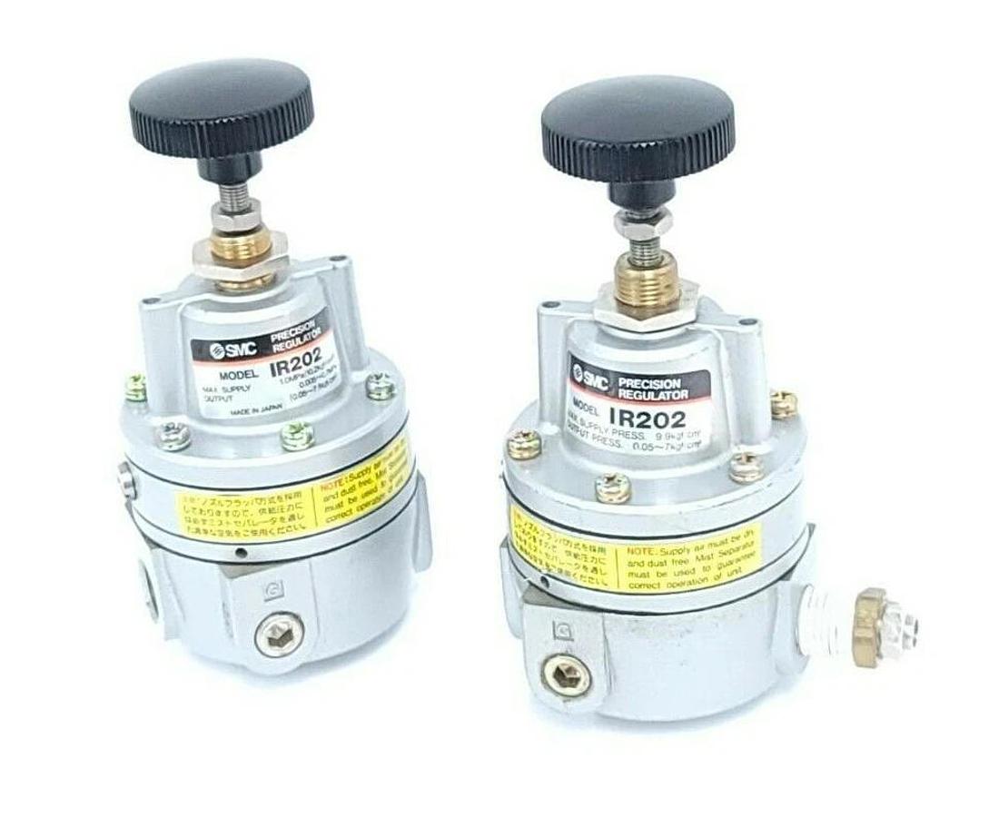 Used LOT OF 2 SMC IR202 PRECISION REGULATORS 0.005~0.7MPa
