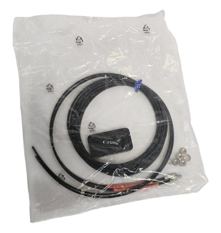 Used NEW OMRON E32-T11R PHOTOELECTRIC SWITCH FIBER UNIT E32T11R 2M