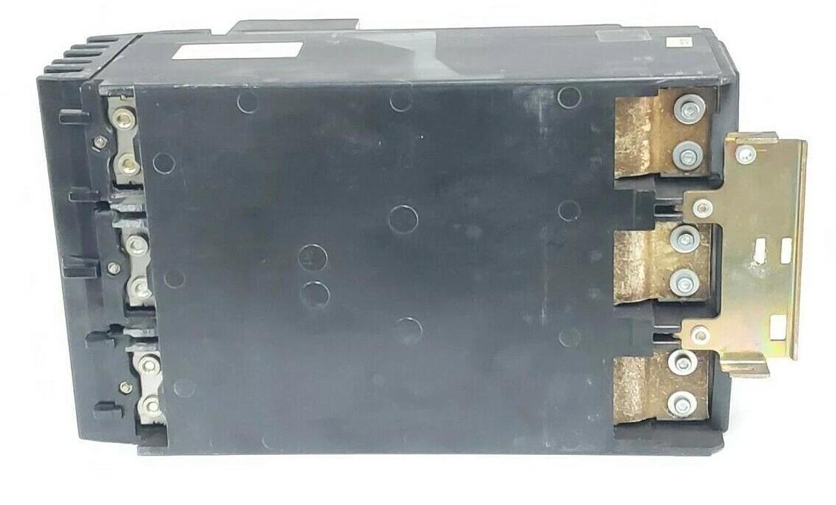 Used SQUARE D LE36400LI MOLDED CASE CIRCUIT BREAKER 600V, 400A W/ TRIP ARP100 PLUG KI