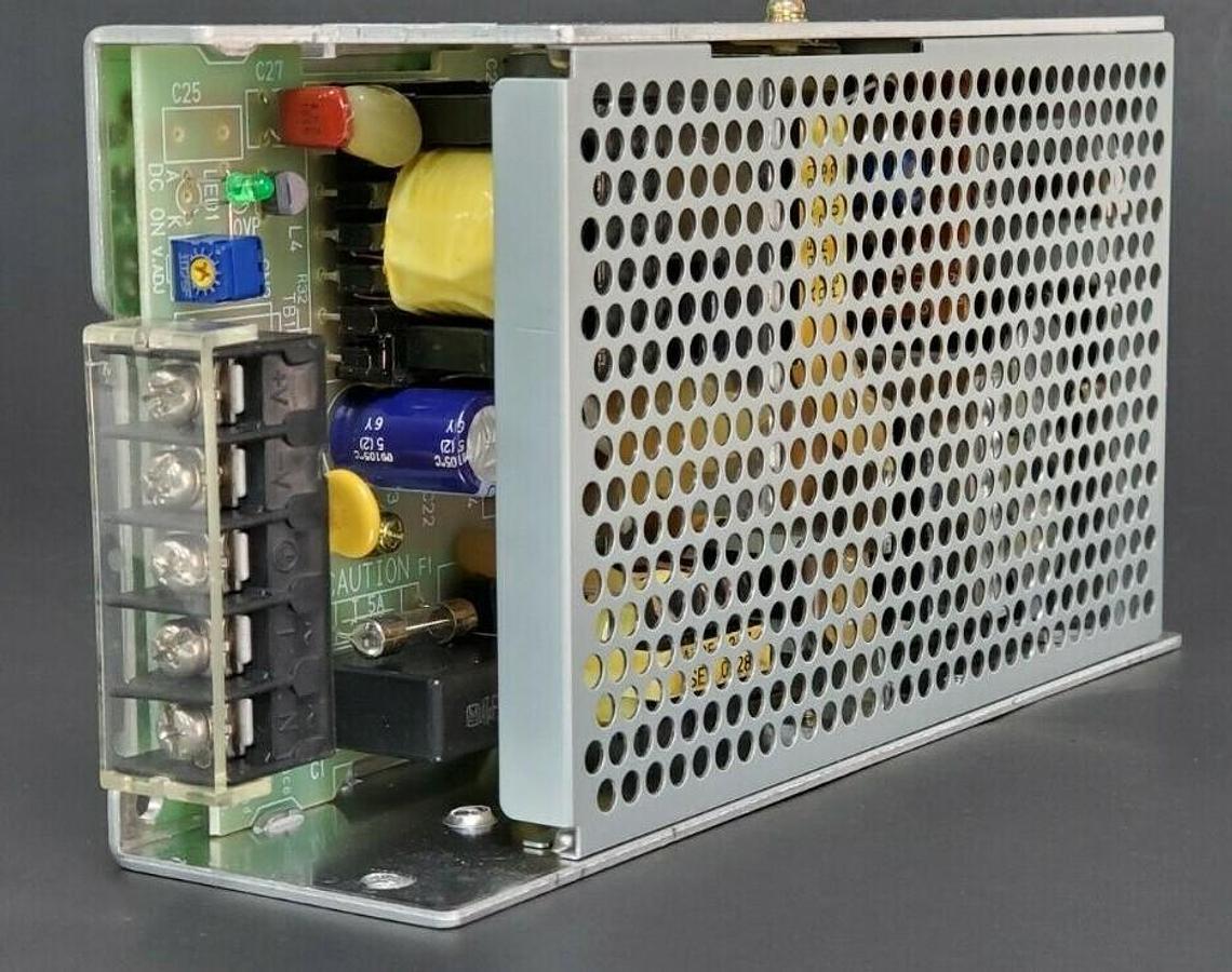 Used OMRON S82J-10015D POWER SUPPLY AC100-120/200-240V 50/60HZ 2.5/1.4A / DC 15V 7A