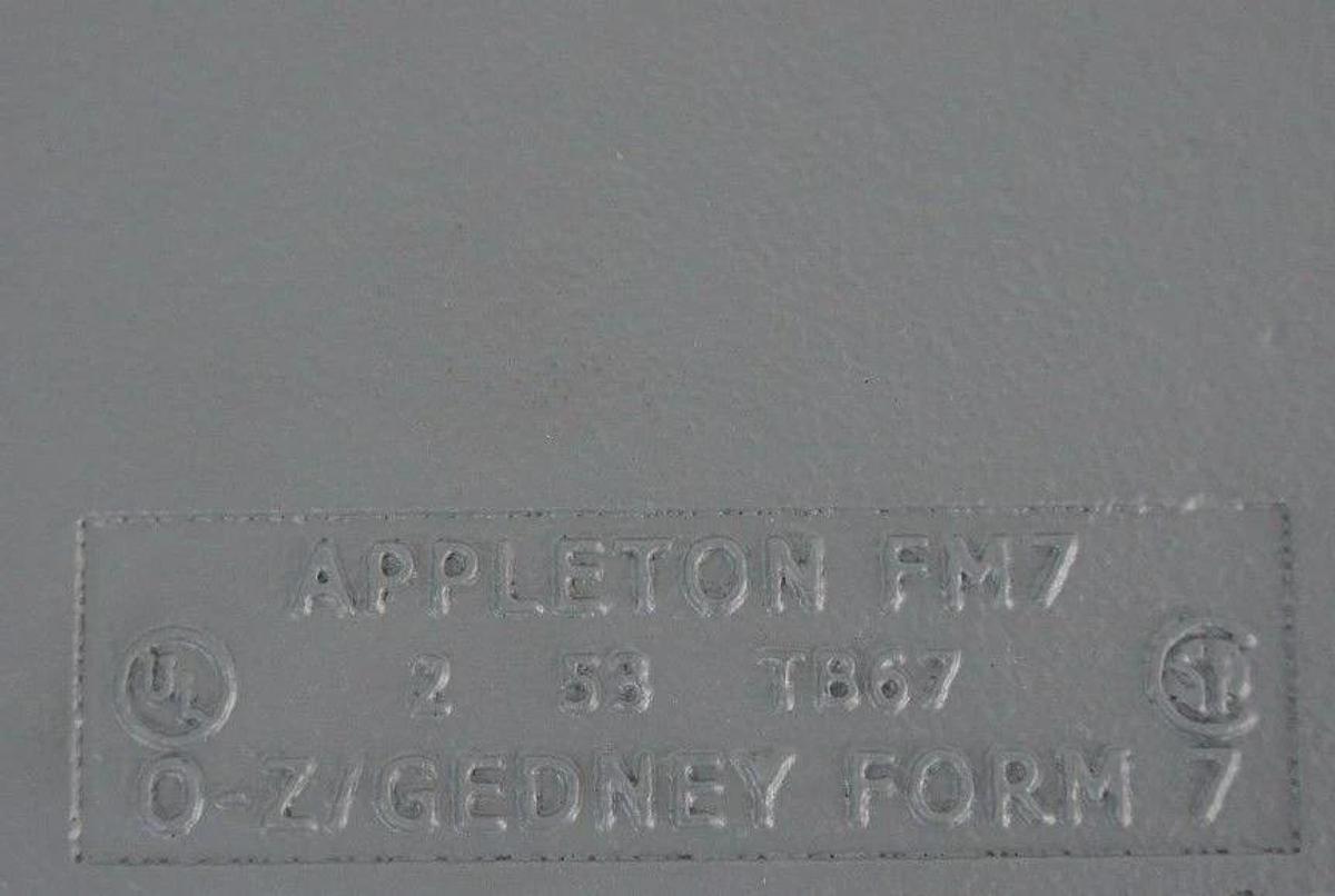 NIB APPLETON TB67 GRAYLOY FM7 CONDUIT BODY TYPE TB, 2"