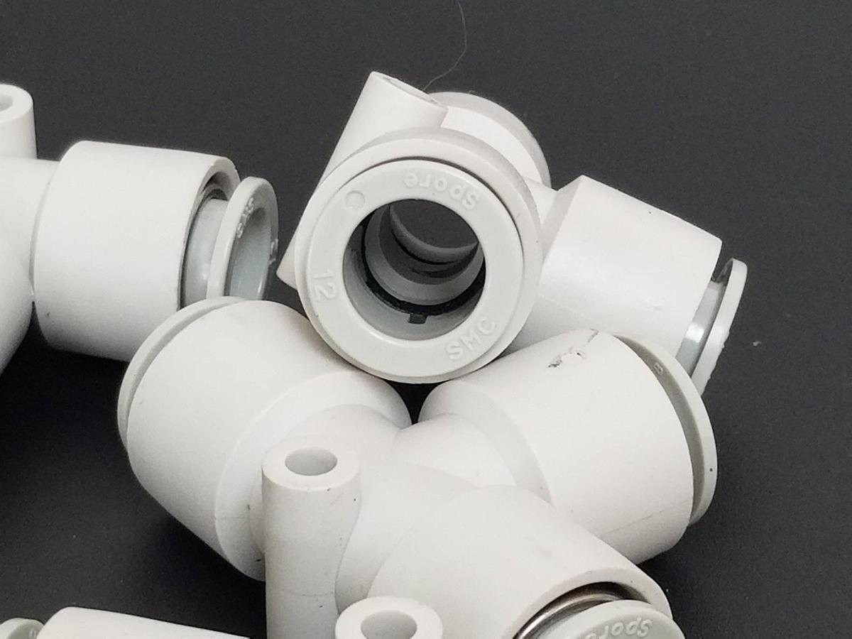 Used LOT OF 6 NEW SMC T-FITTINGS