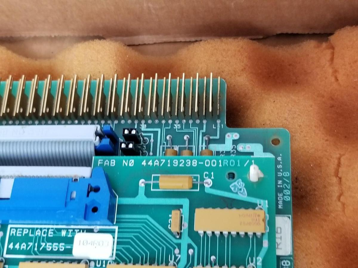 Used GE FANUC IC600BF915L APM TYPE 1 SINGLE AXIS BOARD W/ 44A717555-G01 PC BOARD