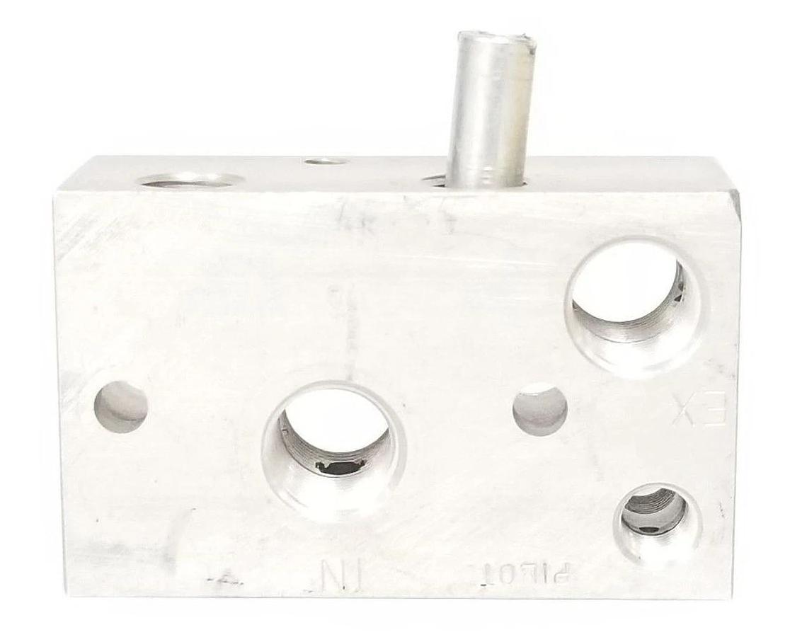 Used VERSA VALVES KM-433-1-KG30 PNEUMATIC MANIFOLD KM4331KG30