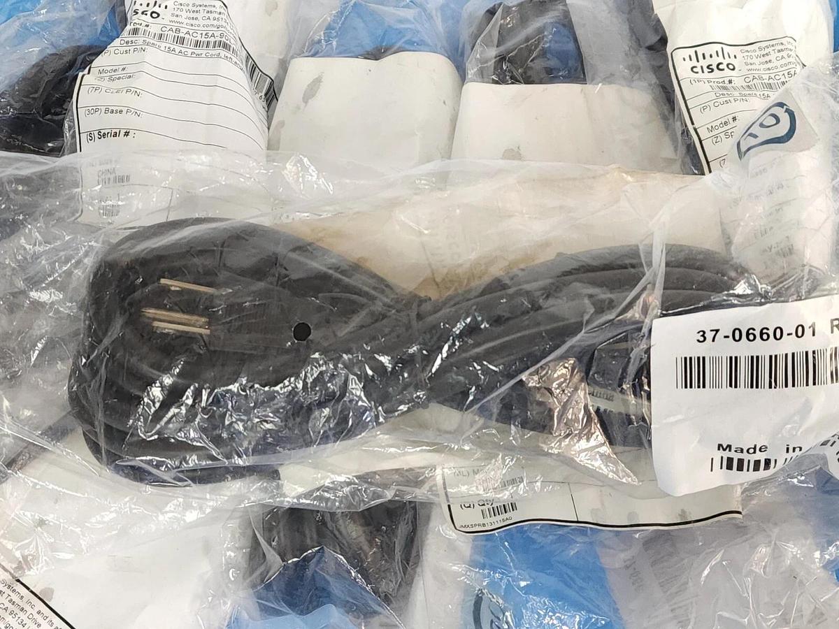 Used LOT OF 8 NEW CISCO 37-0660-01 ANGLED AC POWER CORDS 8FT 125 VAC 15 AMP