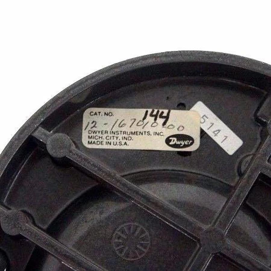 Used DWYER 12-166981-00 MAGNEHELIC PRESSURE GAUGE 15 PSIG MAX, 0-40, 1216698100