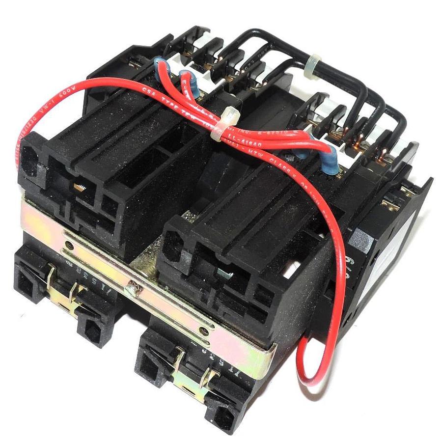 Used NEW GE CR71VAL3AZA MAGNETIC CONTACTOR REVERSER 250VDC 5HP CR7ZA-10 CR7XA11B