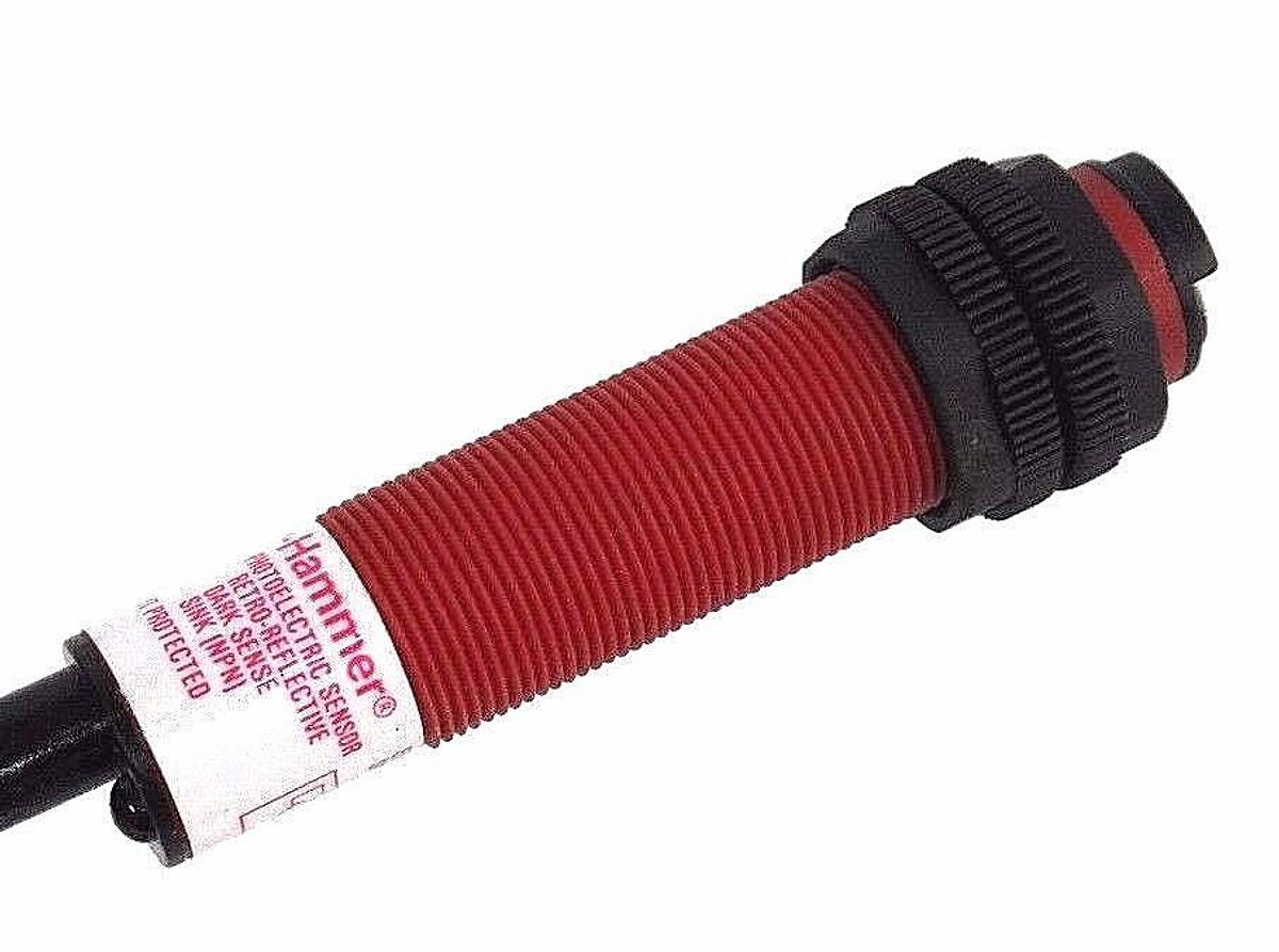 NIB CUTLER HAMMER E58CAL18T110R2 PHOTOELECTRIC SENSOR 10-30VDC 3M CABLE